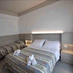 alhambra-viale-principe-di-piemonte-4547924-miramarerimini.emilia-romagnahotels.net/